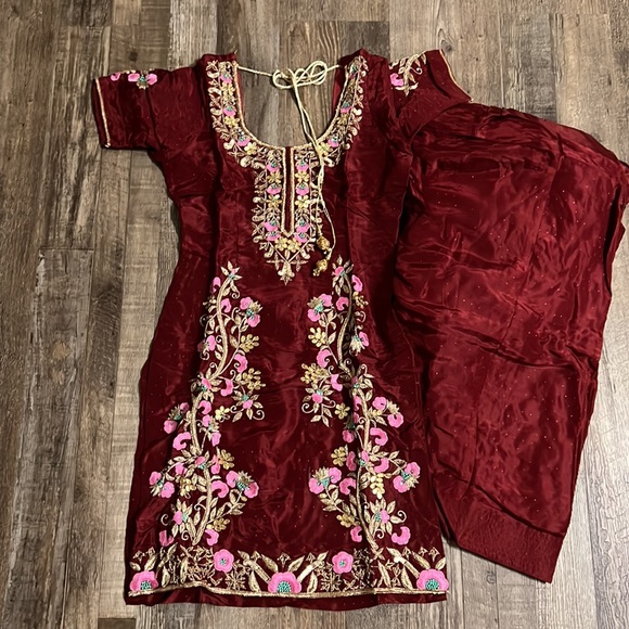 Patiala Salwar Suit - Picture 6 of 11